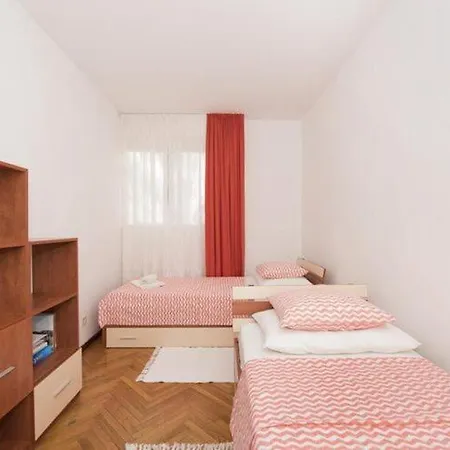 Apartment H&m St - Two Bedroom With Balcony Split