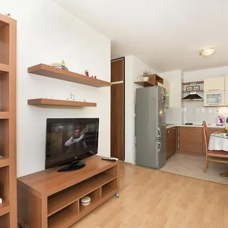 Apartment H&m St - Two Bedroom With Balcony Split